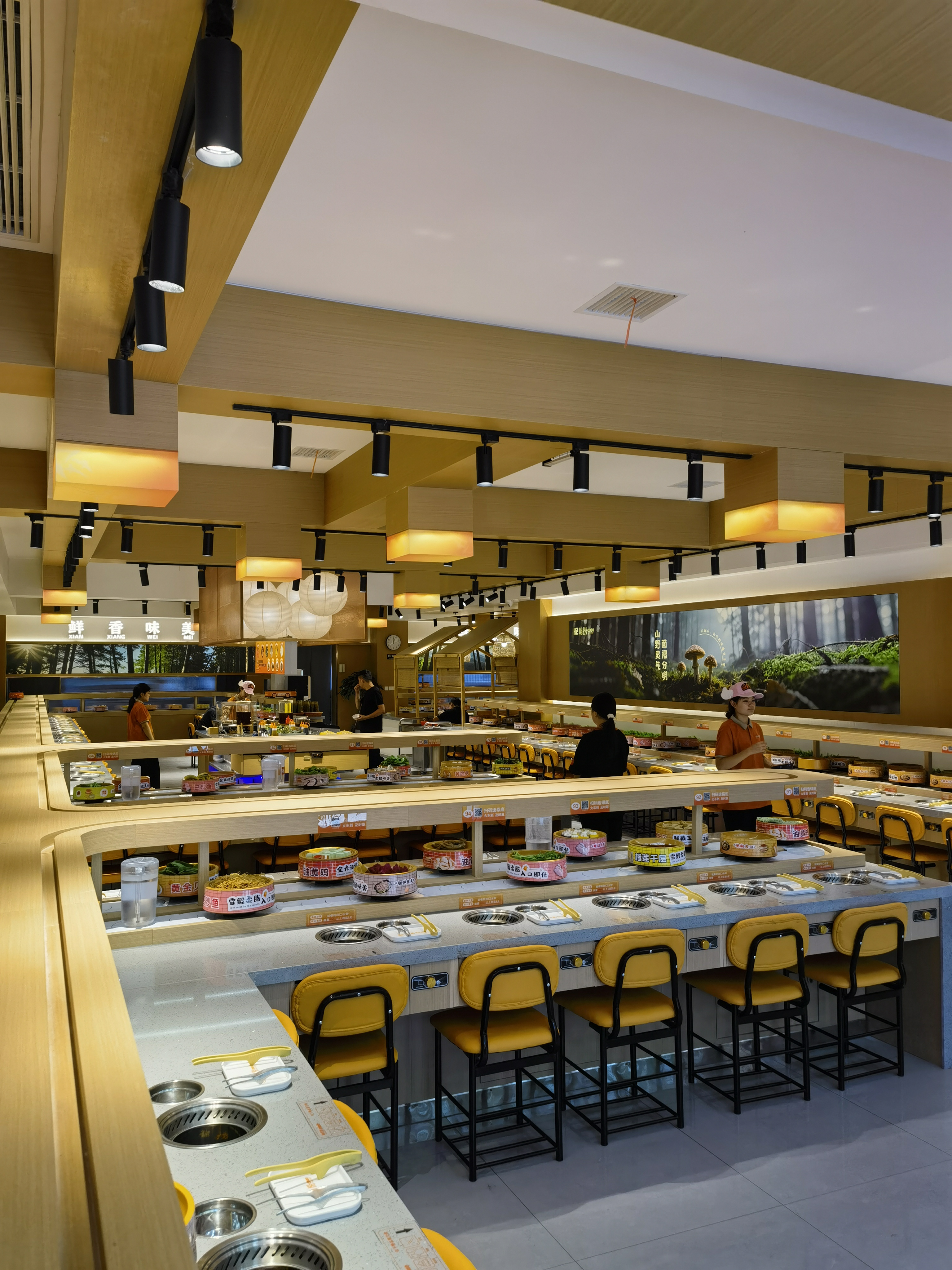 室内旋转小火锅香蕉污视频